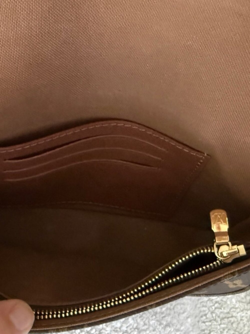 Authentic Louis Vuitton Wallet on Chain Ivy - Picture 8 of 14